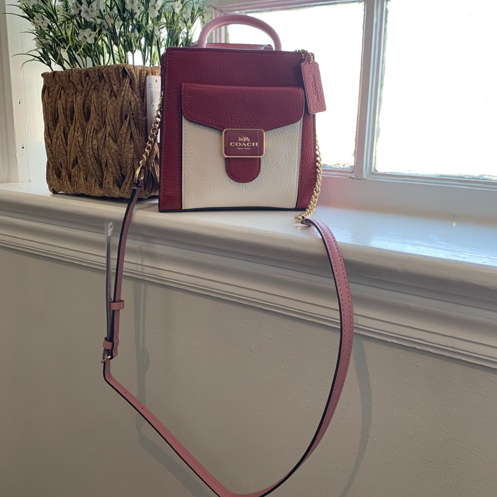♥️♥️Coach Mini Pepper Crossbody Bag♥️♥️